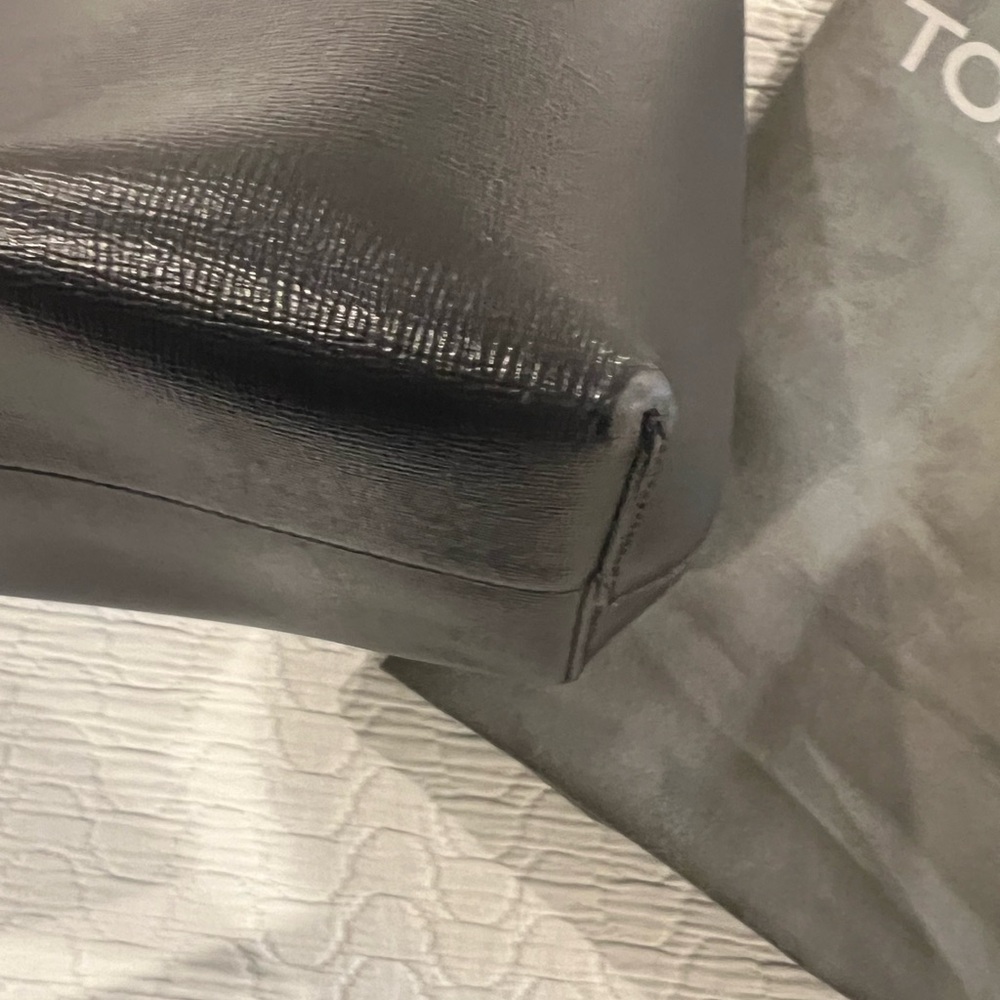 Tom Ford T Tote Black Leather  Handbag - Picture 6 of 7